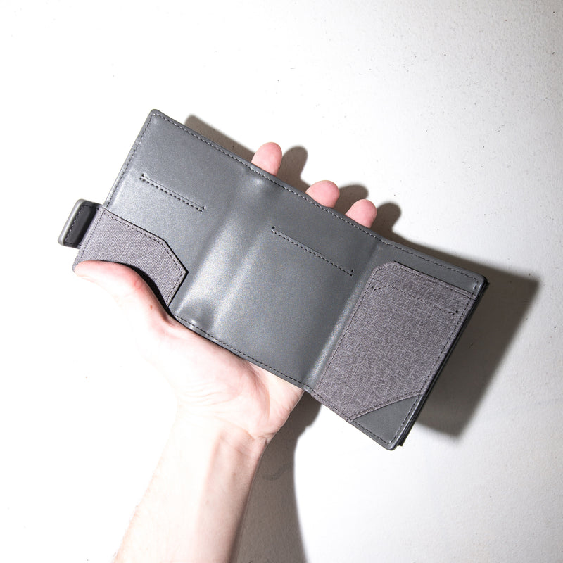 Crate Minimal Air Tag Leather Wallet 2.0